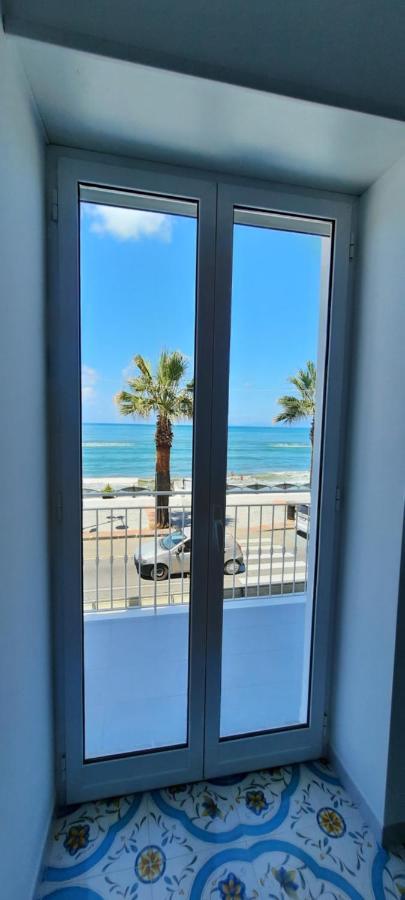 B & Beach 아그로폴리 외부 사진