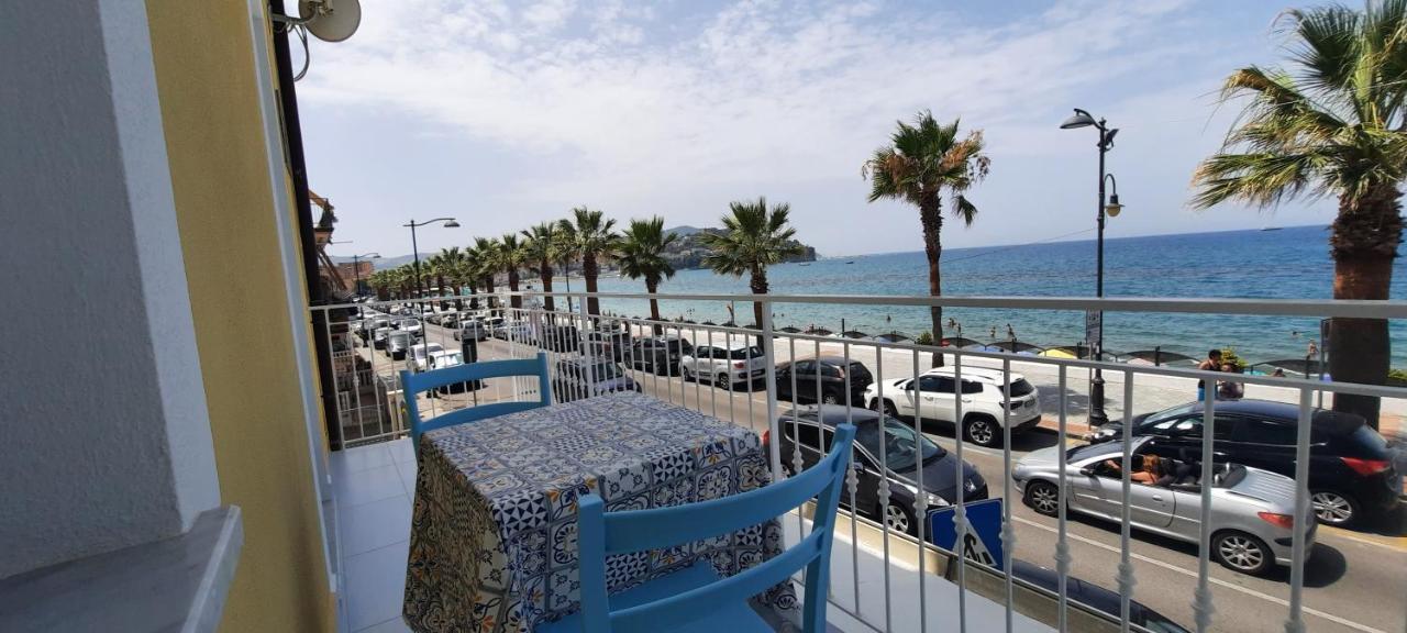 B & Beach 아그로폴리 외부 사진